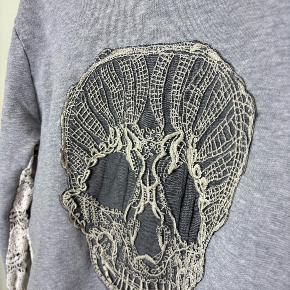 Millau Gray Skull Embroidered knit Women's Sweater Size XS - Picture 4 of 8
